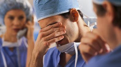 暴力伤医事件频发 医生很受伤